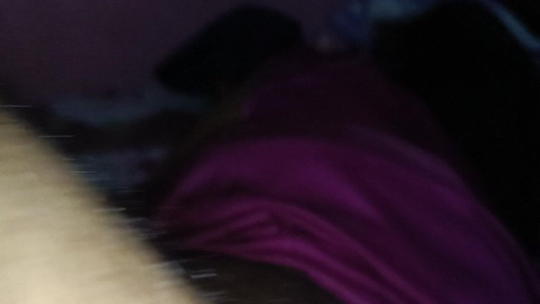 Desi Chamiya: 夜にデシの妻とセックスする