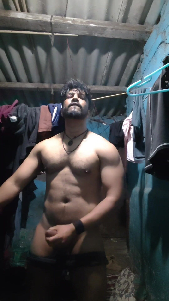 Mastkalandar: Desi Hunk Solo Mastrubution