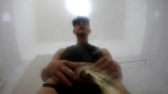 Idmir Sugary: Chcaní na objektiv fotoaparátu - POV Piss