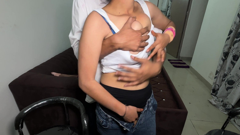Ashok ashok: Une jolie desi indienne se fait baiser pour la première...