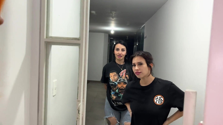 Katty Blake: 女同性恋假小子三人行最终吃了一个大白人屁股