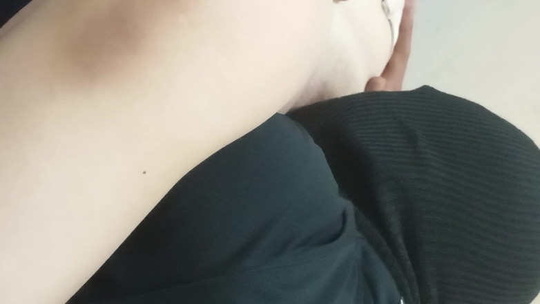 Angelina Pop: Massage doux avec la langue sur la chatte d’une belle...