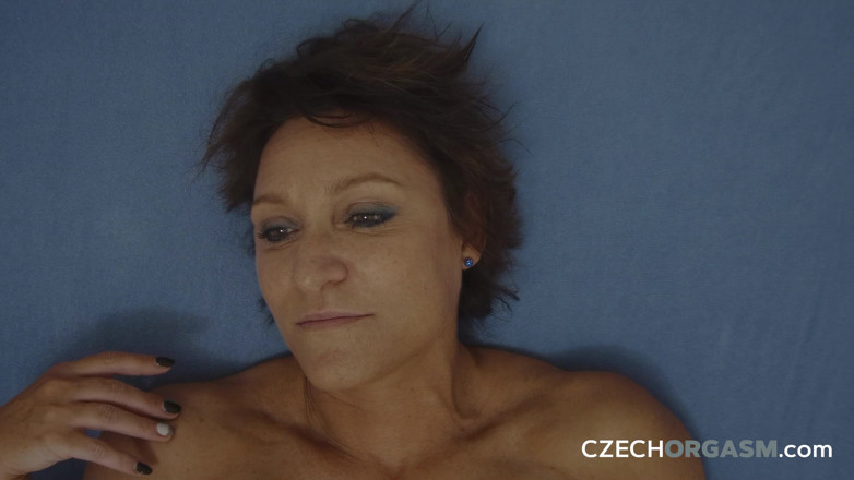 Czech Orgasm: Orgasm ceh 82: Aventura blondei umede și pișate - tânără și însetată de totul