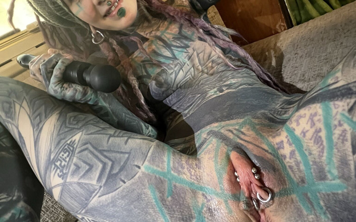 Anuskatzz: Alt tattoo-koppel perverse avonturen buitenshuis op roadtrip