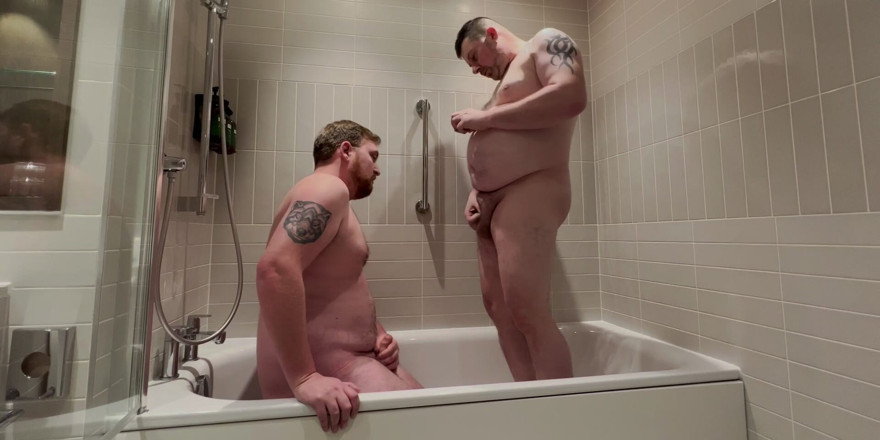 uktattooedchub74: Piss Over Me and I Piss Over You