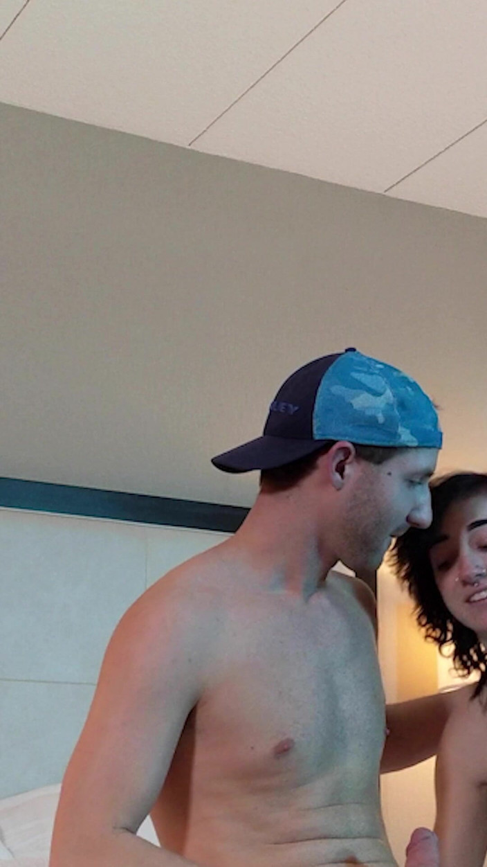 Hot Jake Grand: Süper seksi minyon dövmeli genç kız yarak emiyor - derleme 1