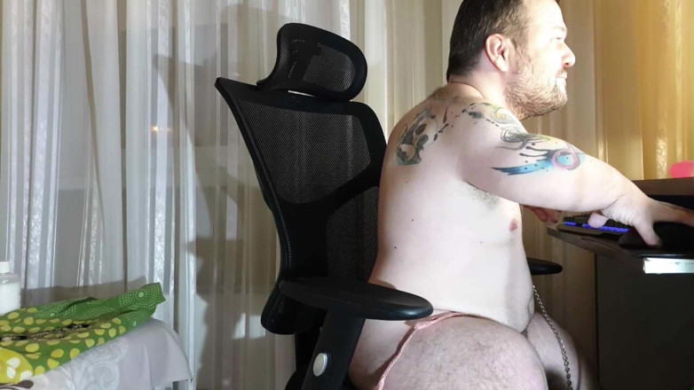 MiniCorgi: 자지와 공을 붕대를 감은 난쟁이