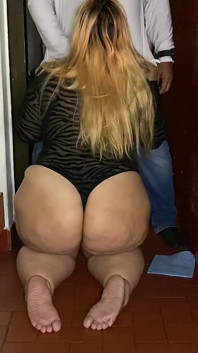Madrastra culona recibe una cogida increíble Real porno casero colombiano