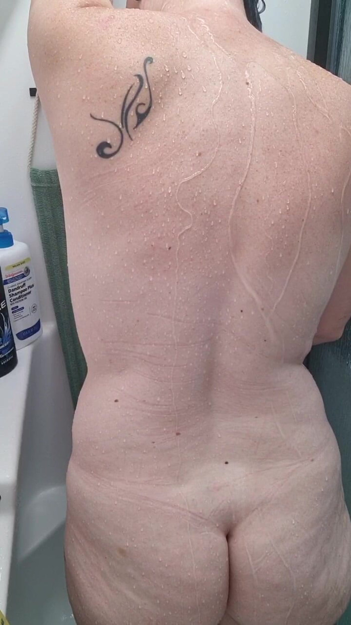 KittieNoOne: Masterbation ve sprše