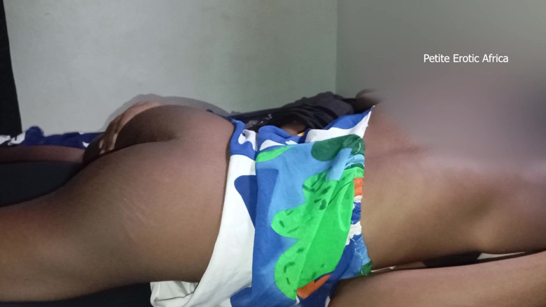 Petite Erotic Africa: Reverse Missionary with Skinny Girl