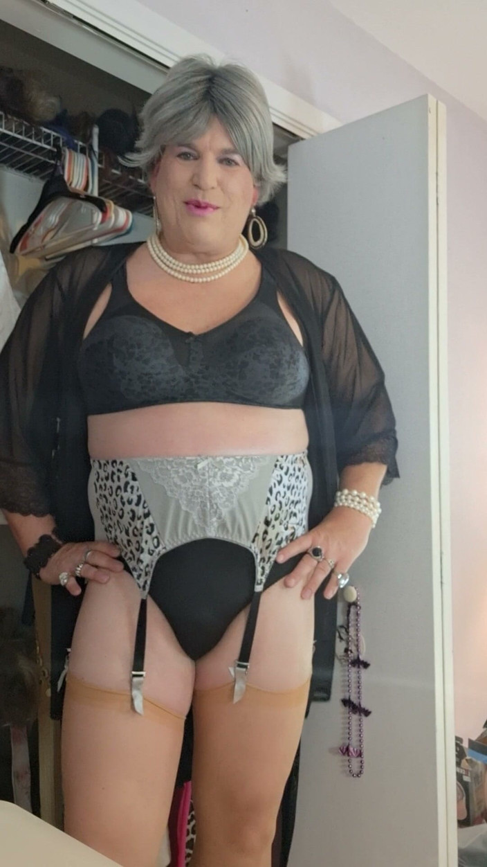 Victoria Lecherri: Do You Want to Play with My Panties?