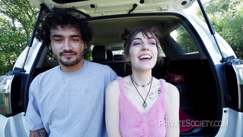 Private Society: Szybki seks z lokalną dziwką