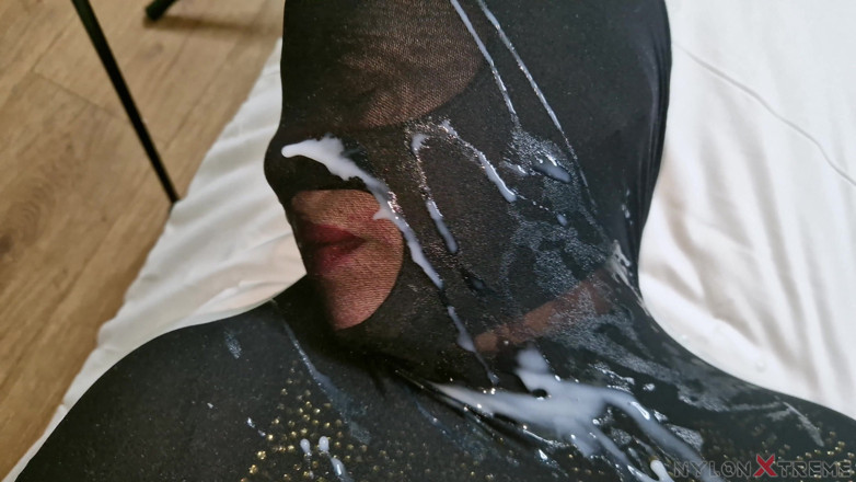 Nylon Xtreme: 시점 노라 폭스가 돌아와 나에게서 훔치려 한다