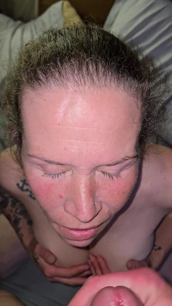 SaydeeMiles: MILF com peitões fodida e facial