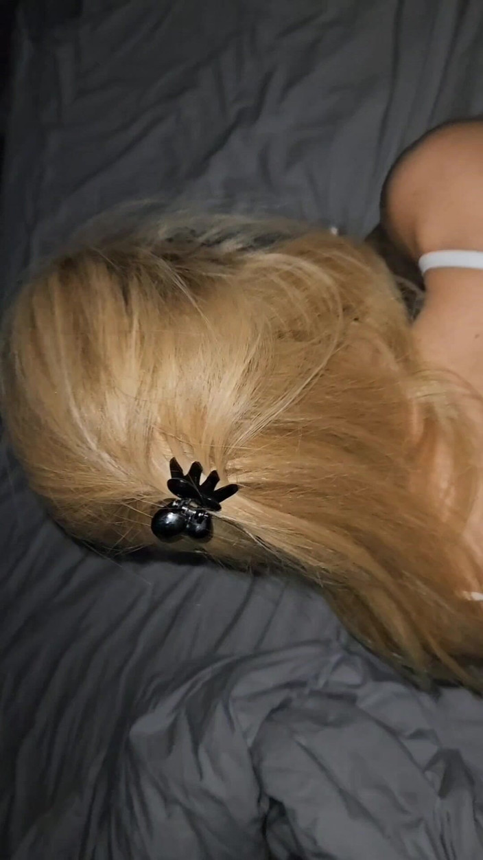 Hotblondygirl: Hotblondygirl futută tare pe la spate cu o rochie albă...