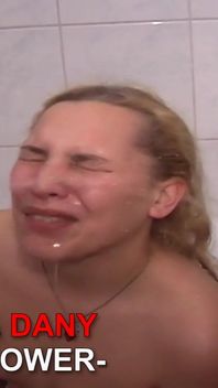 Golden Shower with Teen Nathalie & Dany Sun