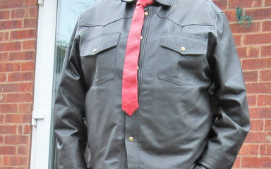 Leatherman63: Plně v kůži