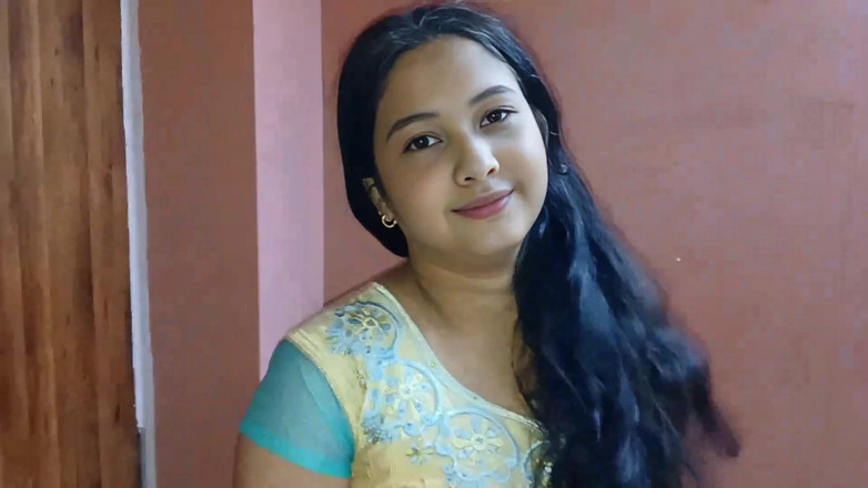 Apple Porn: Mój przyrodni brat dotyka moich dużych piersi i pocieram jego...