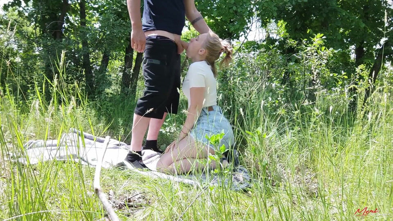 Meri-Mouse: 나는 버섯의 숲에 가서 페니스 발견