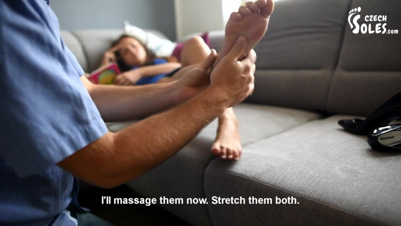 Czech Soles - foot fetish content: Manželka má sexy uctívání nohou a bot