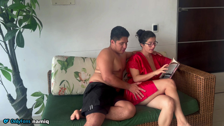 NamiQseiiin: Leo și el vine să-mi sugă vaginul Este delicios cum o...