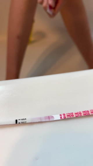 Priscilla Johnson: Pregnant Priss peeing and taking a pregnancy test