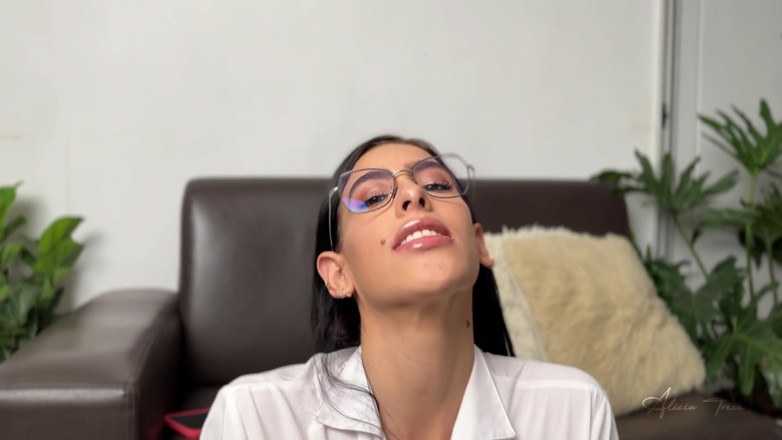 Alicia Trece: Chica caliente te enseña a divertirte con sus dedos