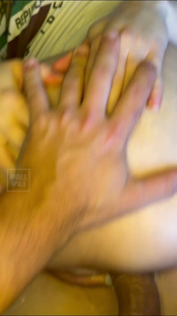Pacar tidak menahan diri dan tanpa sengaja orgasme dengan cepat