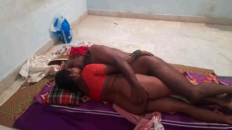 Desi palace: Seks anu bhabhi yang penuh gairah dengan pacarnya