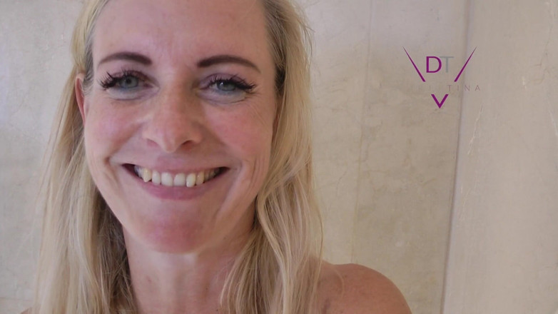 Dirty Tina: POV creampie šukání ve sprše
