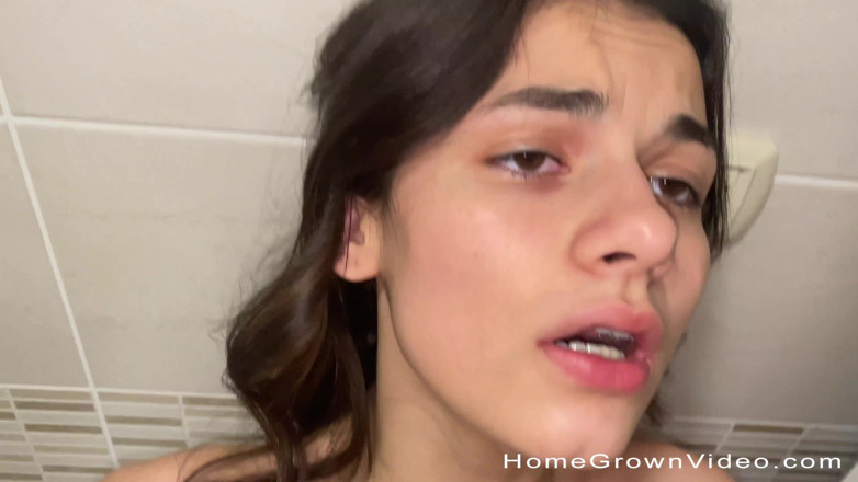 Homegrown Video: Spooge sur sa chatte