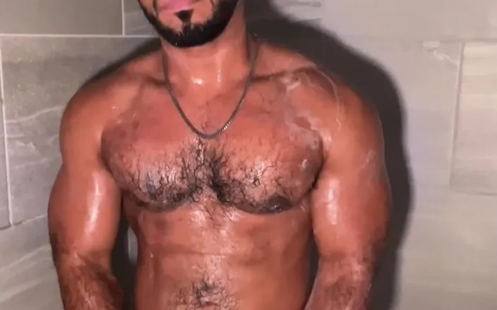 Rodrigo Amor (Gay): A Clean Hard Cock