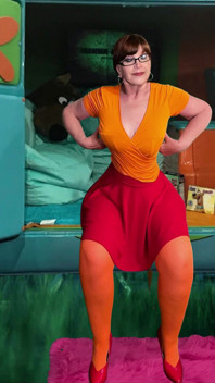 Nonna velma dinkley: tour del magico mistero: masturbazione e succhia