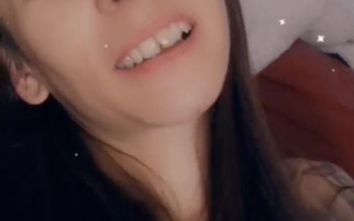 Maria Von Schnee: Masukin 4 jari ke dalam memekku