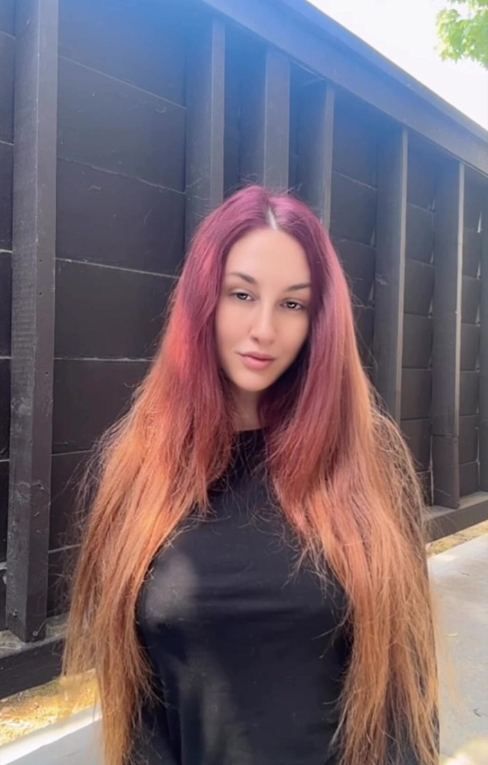 Artemisia Love: İtalyan büyük memeli orta yaşlı seksi kadın artemisia açık havada...