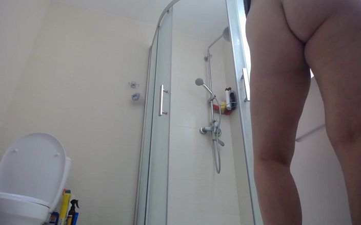 JuiceLussie: Meu meio-irmão me filmou enquanto eu estava no chuveiro