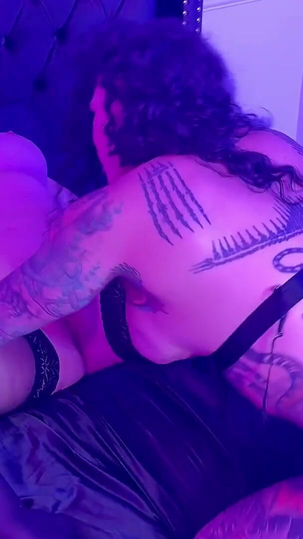 Bianca Bailee: Intensiv passionerad lesbisk sex Bianca Bailee &amp; Jesse Switch
