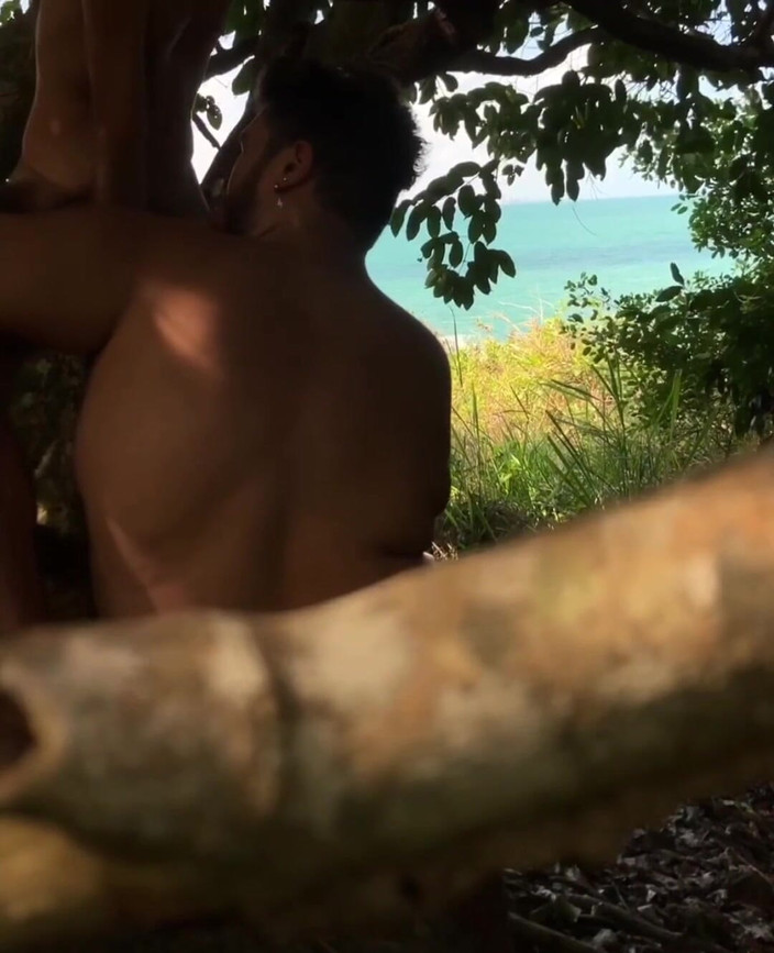 VEN1CIU: Fat Gay Sucking Stranger's Cock on the Beach