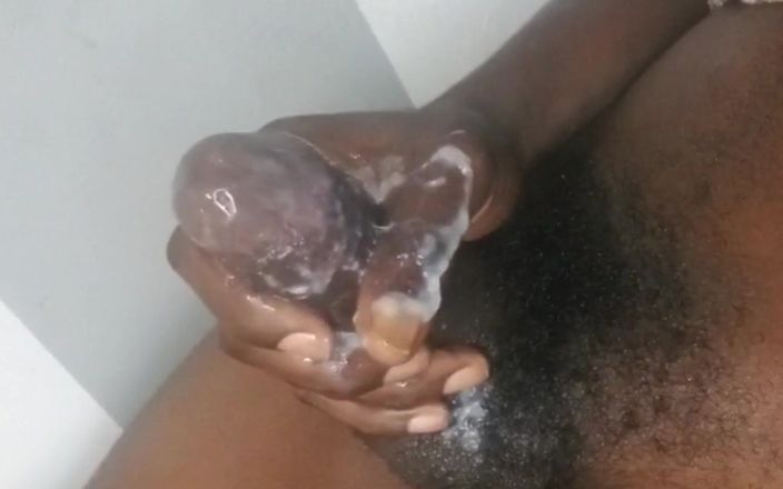 Big black cock BBCee: 내 하드코어한 흑인 자지를 천천히 열정적으로 쓰다듬어