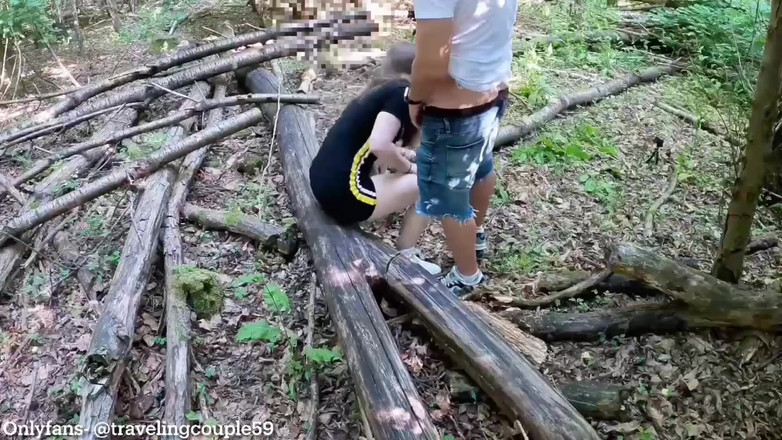 Dream Justin: Heißes, kaum legales küken wird im wald gefickt, waldsex, draußen...