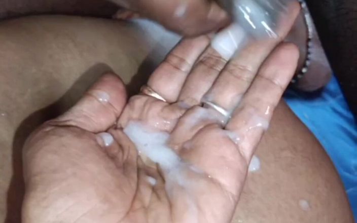 Reshma hot: Sexo caliente al estilo perrito y bebida de esperma