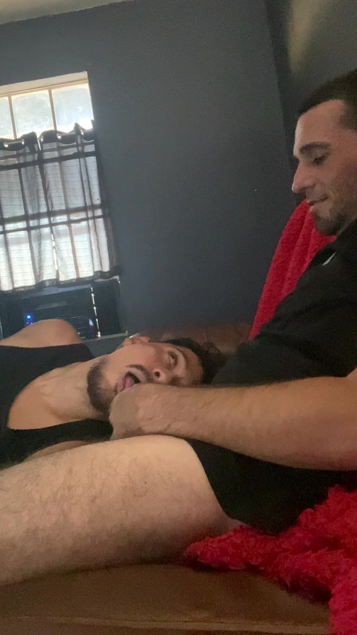 Texas-Toxicos: 포르노를 보고 자지를 쉽게 빨아. 자지를 빠는 것은 우리가 가장 좋아하는 일입니다!