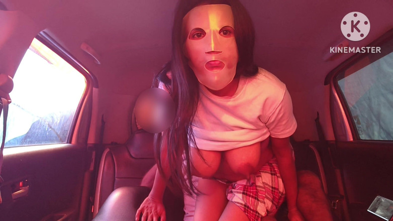 Hot Nisha bhabhi: 若いホットなデジガールが彼氏と車の中でファック