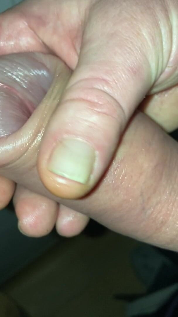 Foreskinguy: Batang foreskin yang panjang dan dipam membonggol dengan pancutan mani