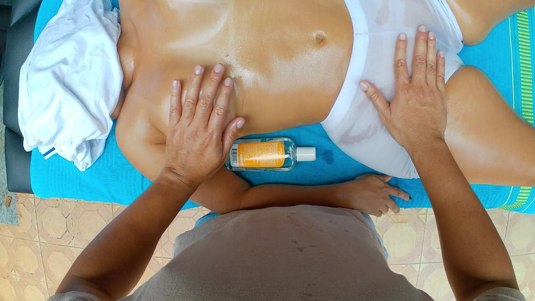 SENSESEX: Min granne i massagesession (otrogen)