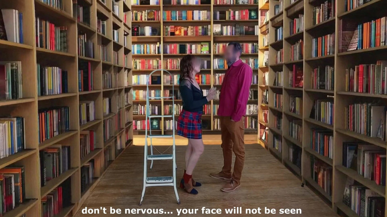 LadyRoma: Ich gebe dem chemielehrer unerwartet einen blowjob in der bibliothek