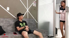 Adik tiri mergokin aku lagi asik masturbasi dan bantuin aku untuk memeknya