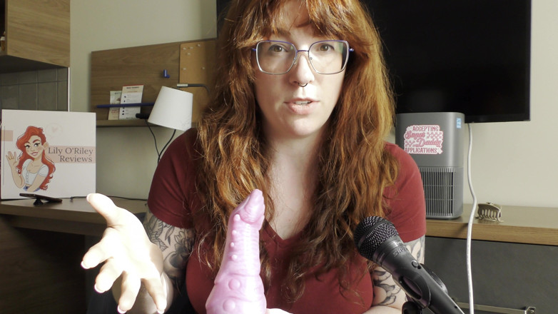 Lily O'Riley: NSFW Review of Ridley the Xenogon From Bad Dragon