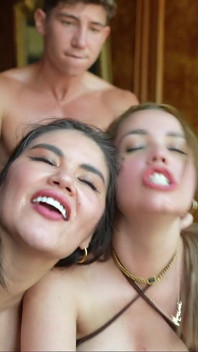 Perempuan jalang Mexico dengan pantat besar berkongsi batang lelaki muda bertuah- Melisa Cornejo-Marian Franco