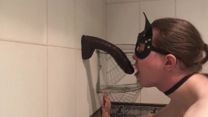 Elise Woods: Amateur sissy dildo blowjob practice